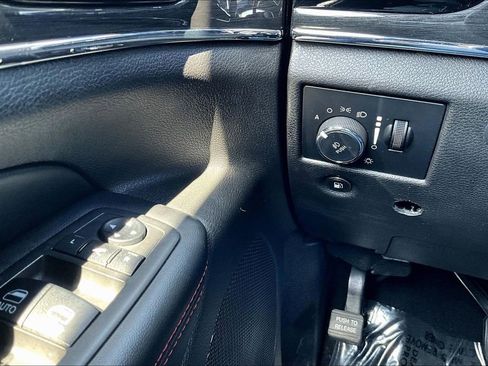 Used 2019 Jeep Grand Cherokee Trailhawk AWD/4WD image 15