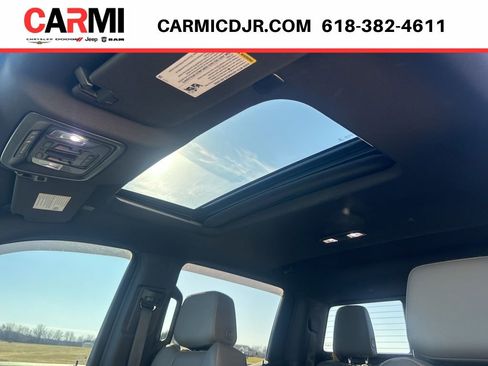 Used 2022 Chevrolet Silverado 1500 ZR2 w/ Technology Package image 11