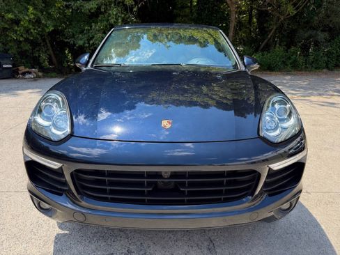 Used 2016 Porsche Cayenne AWD/4WD image 2