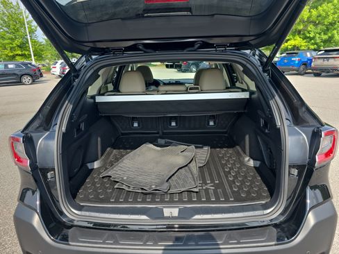 Used 2025 Subaru Outback Limited AWD/4WD image 12