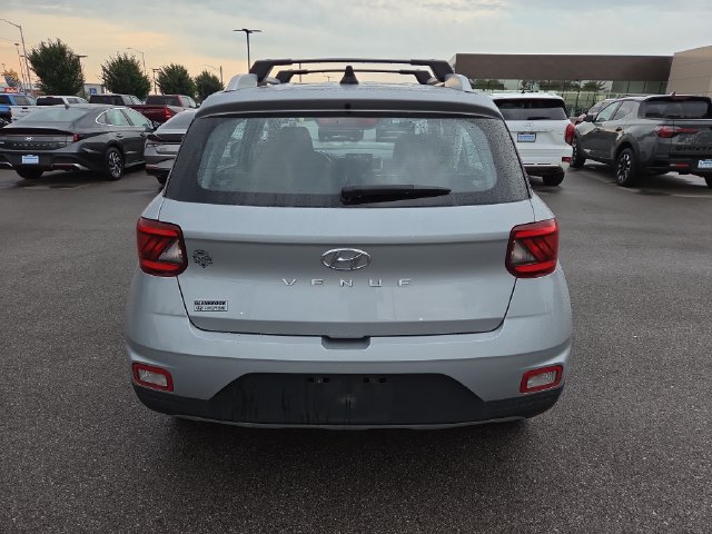 Certified 2022 Hyundai Venue SEL FWD image 6