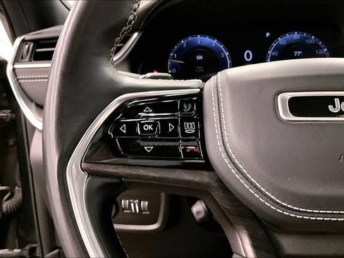 Used 2022 Jeep Grand Cherokee L Overland w/ Luxury Tech Group IV AWD/4WD image 27