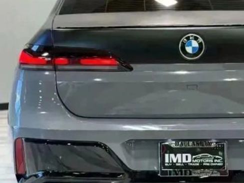 Used 2025 BMW 760i xDrive w/ Executive Package AWD/4WD image 50