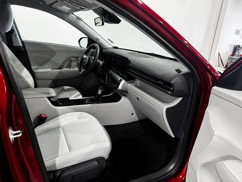 Used 2025 Hyundai Kona SEL FWD image 23