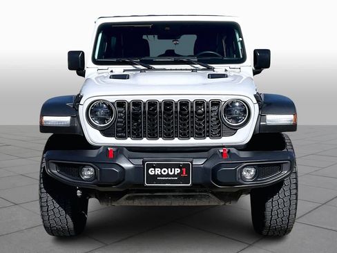 Used 2024 Jeep Wrangler Rubicon image 5