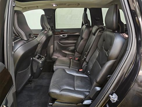 Used 2019 Volvo XC90 T6 Momentum w/ Protection Package image 18