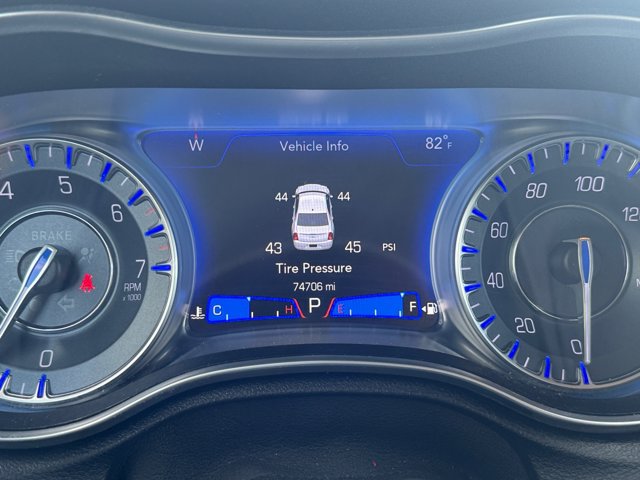 Used 2021 Chrysler 300 Touring L AWD/4WD image 9