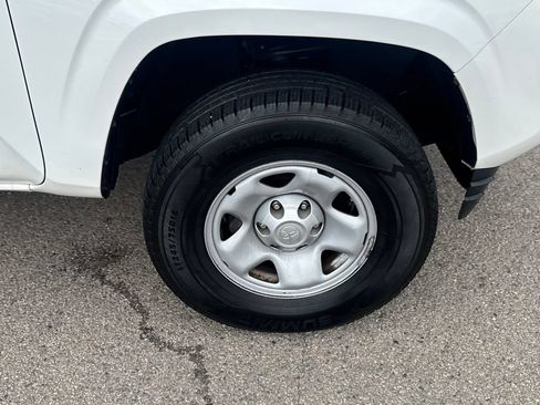 Used 2022 Toyota Tacoma SR5 RWD image 40