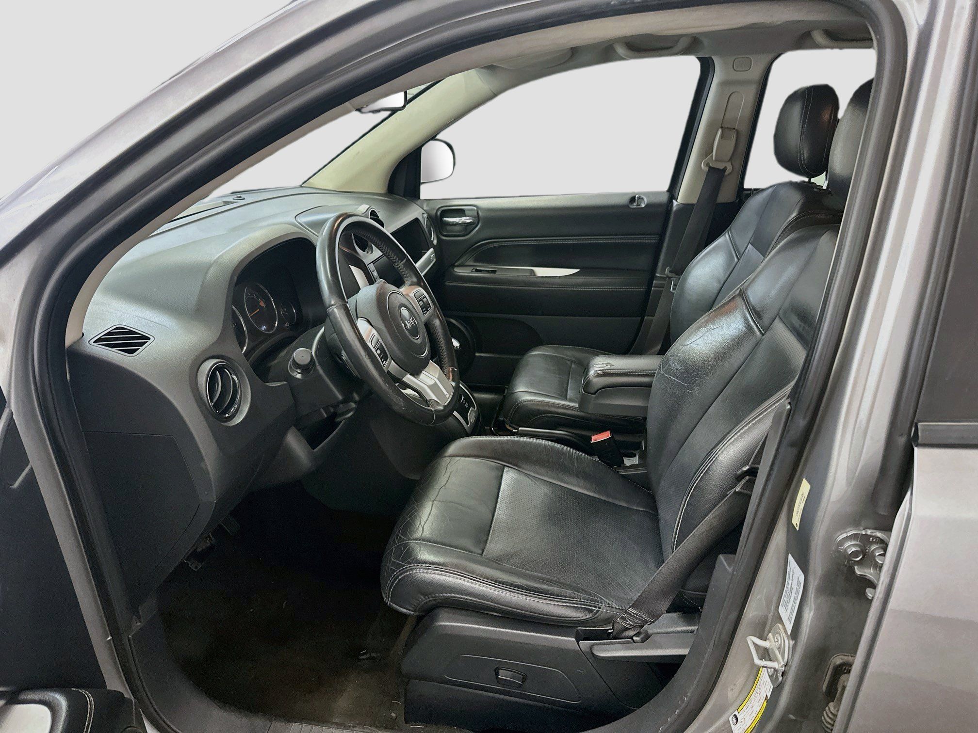 Used 2016 Jeep Compass High Altitude AWD/4WD image 13