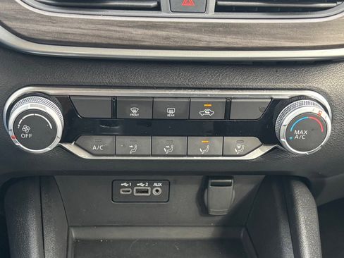 Used 2025 Nissan Altima 2.5 SV image 43