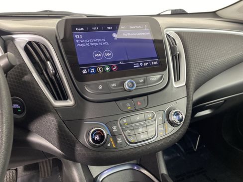 Used 2024 Chevrolet Malibu LT image 37