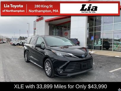 Used 2025 Toyota Sienna XLE