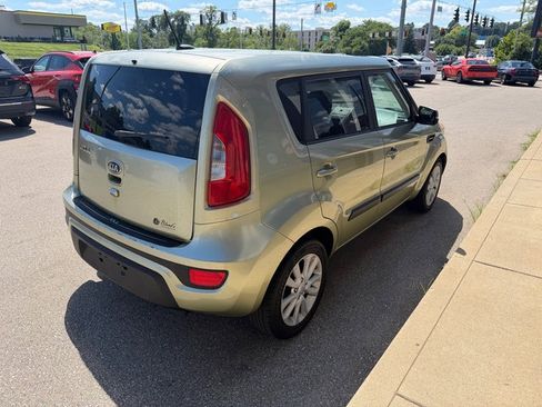 Used 2013 Kia Soul + w/ Audio Pkg FWD image 5