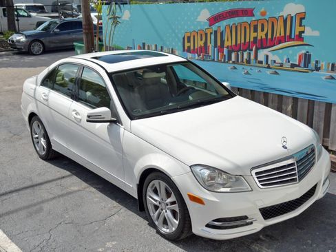 Used 2013 Mercedes-Benz C 300 4MATIC Sedan w/ Multimedia Pkg image 30