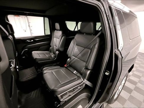 Used 2024 GMC Yukon XL Denali AWD/4WD image 25