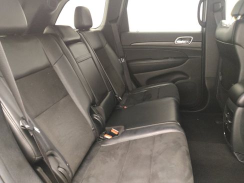 Used 2019 Jeep Grand Cherokee Laredo w/ Laredo X Package image 19