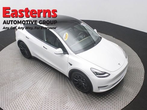 Used 2021 Tesla Model Y Long Range image 3
