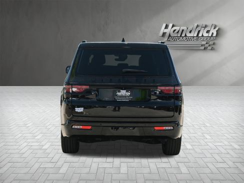 Used 2025 Jeep Wagoneer Series II w/ Convenience Group I RWD image 9