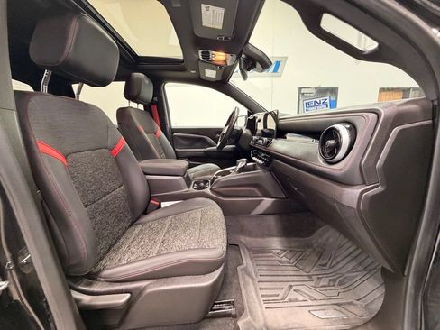 Used 2023 Chevrolet Colorado Z71 w/ Z71 Convenience Package 2 AWD/4WD image 15