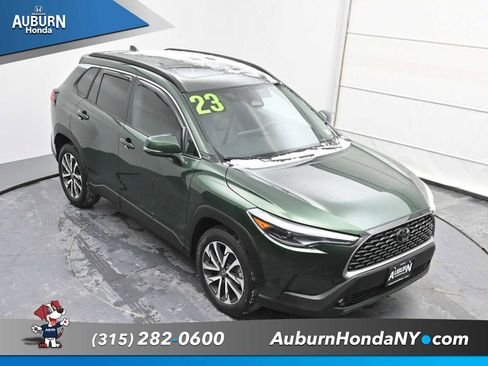 Used 2023 Toyota Corolla Cross XLE image 23