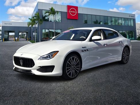 Used 2022 Maserati Quattroporte Modena image 3