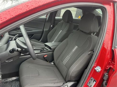 Used 2025 Hyundai Elantra Sport image 11