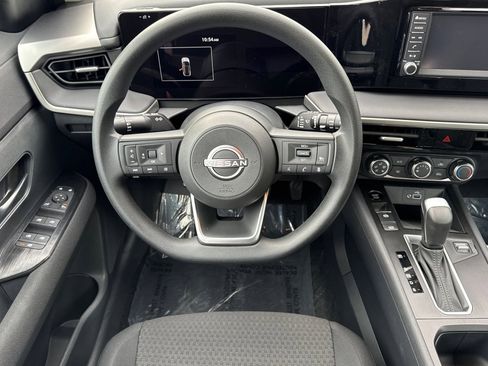 New 2025 Nissan Kicks S image 16