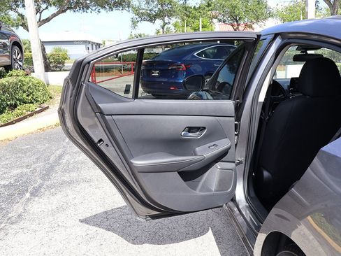 Used 2023 Nissan Sentra SV FWD image 21