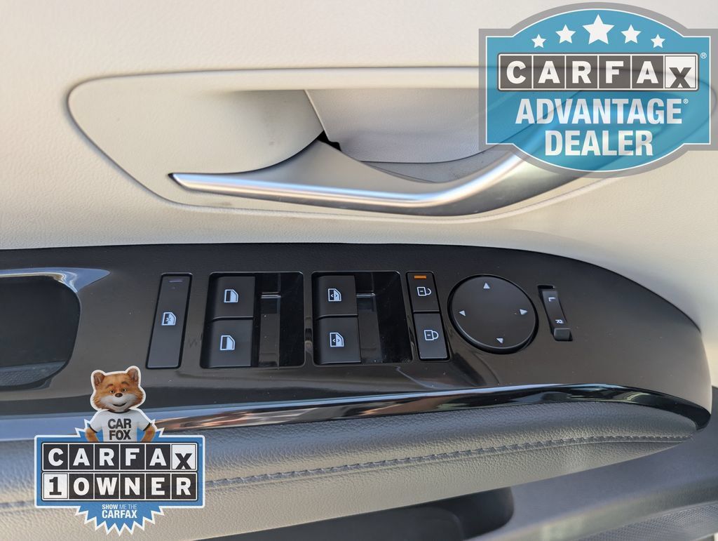 Used 2025 Hyundai Tucson Limited AWD/4WD image 17