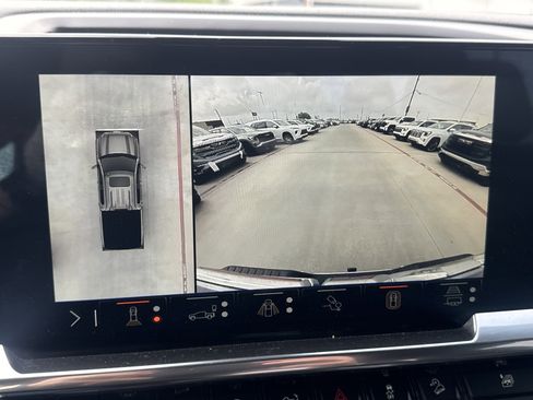 Used 2025 GMC Sierra 1500 SLT w/ SLT Premium Plus Package image 5