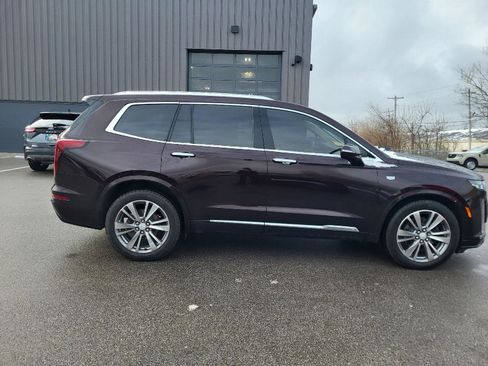Used 2021 Cadillac XT6 Premium Luxury image 2