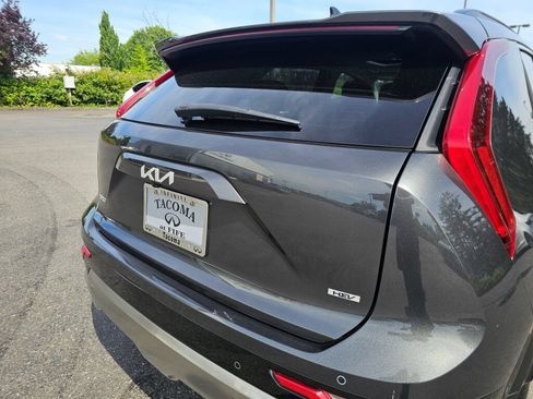 Used 2023 Kia Niro EX Touring FWD image 17
