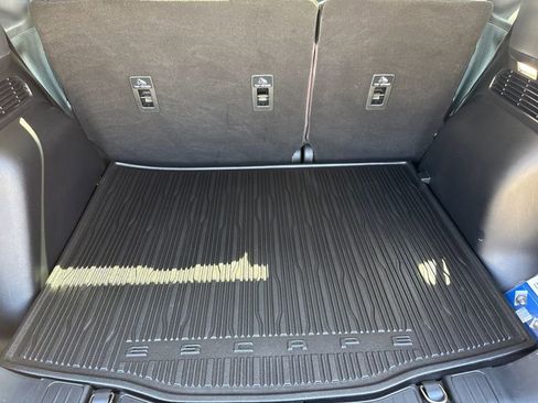 Used 2020 Ford Escape Titanium w/ Titanium Premium Package 2.0 image 11