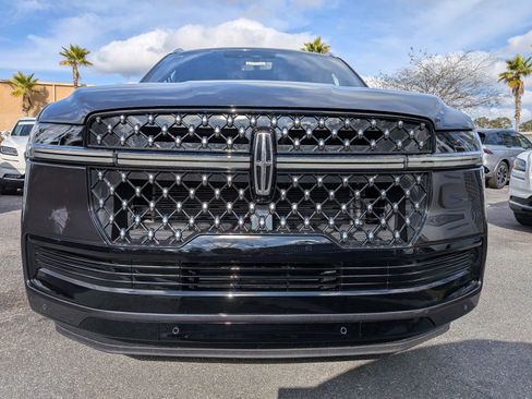 Certified 2025 Lincoln Navigator L Black Label image 10