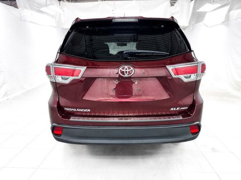 Used 2015 Toyota Highlander XLE AWD/4WD image 4