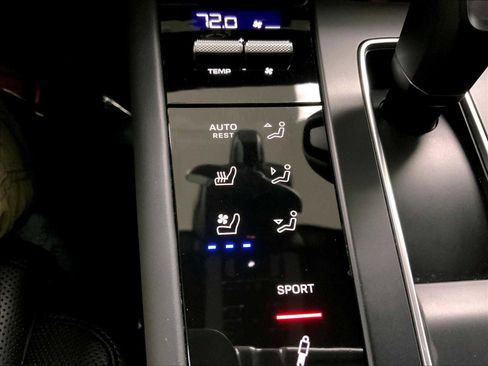 Certified 2023 Porsche Macan image 39