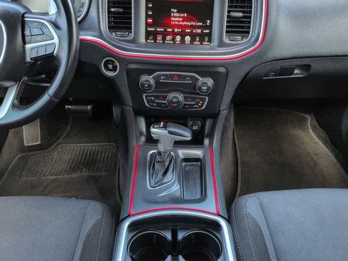 Used 2016 Dodge Charger SXT RWD image 18