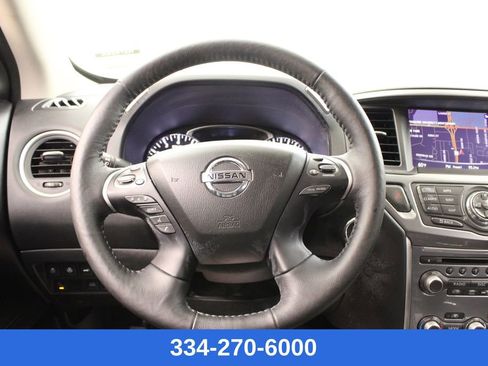 Used 2020 Nissan Pathfinder SL image 24