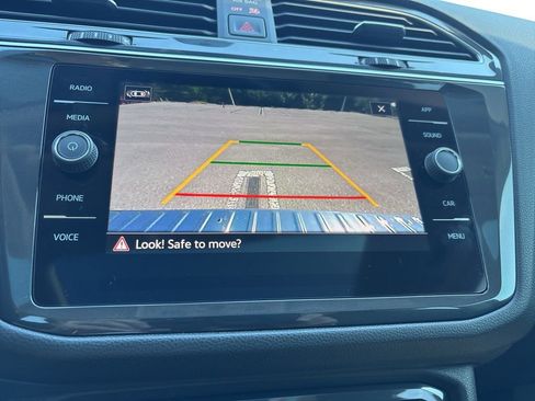 Used 2024 Volkswagen Tiguan Wolfsburg Edition image 34