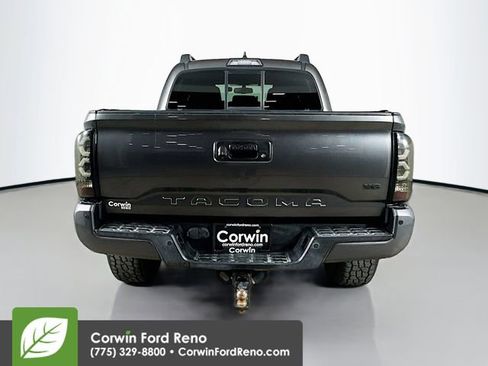 Used 2016 Toyota Tacoma TRD Off-Road AWD/4WD image 26
