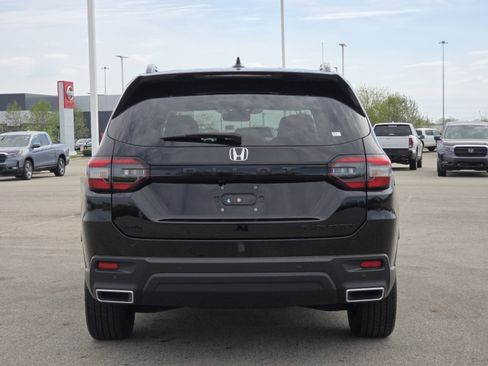 Used 2025 Honda Pilot Black Edition image 19