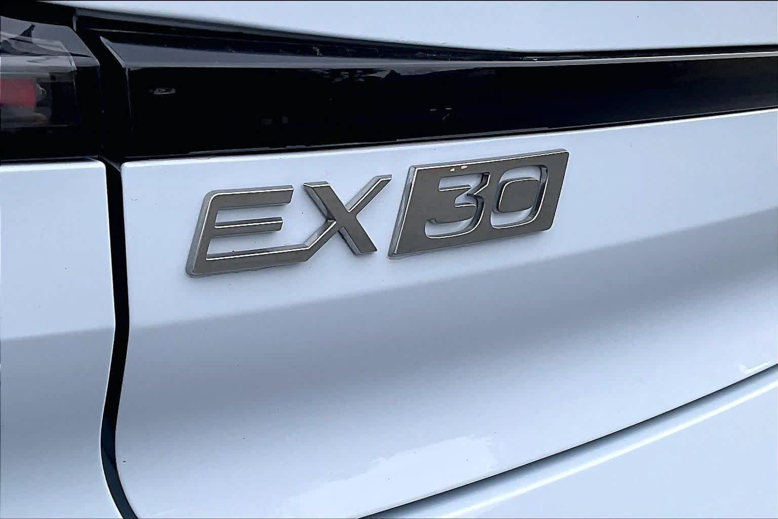 Used 2025 Volvo EX30 Ultra RWD image 11