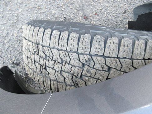 Used 2024 Ford Edge SEL w/ Sport Appearance Package image 35