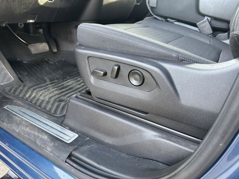 Used 2025 Chevrolet Silverado 2500 LT w/ Convenience Package AWD/4WD image 20