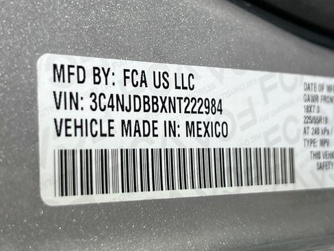 Used 2022 Jeep Compass Latitude w/ Convenience Group AWD/4WD image 29