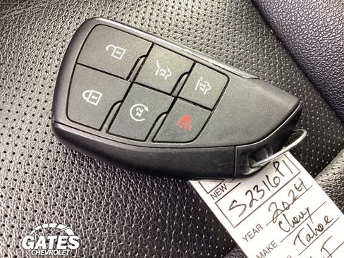 Used 2024 Chevrolet Tahoe Premier AWD/4WD image 29
