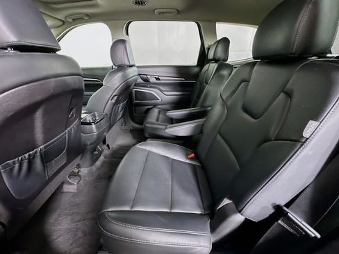 Used 2025 Kia Telluride S FWD image 29