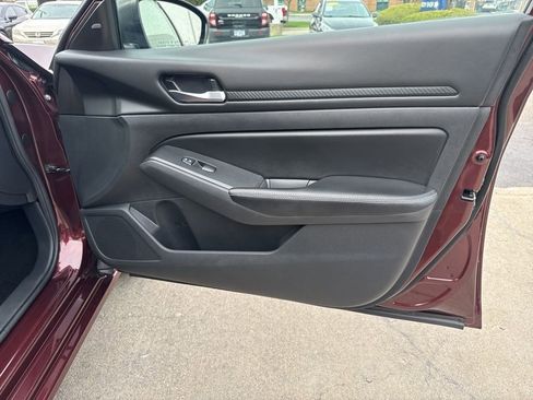 Used 2024 Nissan Altima 2.5 SV image 31