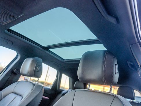 Used 2023 Audi Q4 e-tron Premium Plus w/ Premium Plus image 17