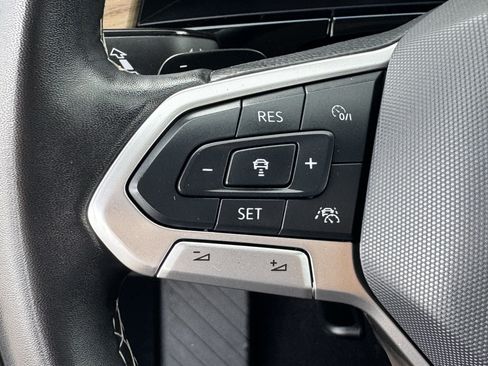 Used 2024 Volkswagen Atlas SE image 25